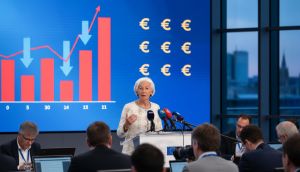 Lagarde: ECB Faiz Artışı Üç Senaryoda da Sağlam Temelli