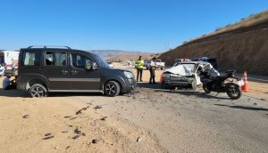 Kırıkkale Yahşihan'da 3 Araçlı Zincirleme Kaza: 5 Yaralı