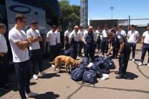 Dünya Kupası öncesi ABD'den skandal karşılama: Futbolcular narkotik köpekleriyle arandı