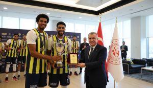 Bakan Bak’tan Fenerbahçe Beko’ya Şampiyonluk Tebriği