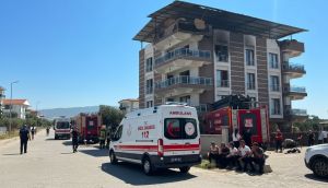 Aydın'da Çatı Yangını: Kartonlar Tutuştu, 4 Kişi Etkilendi