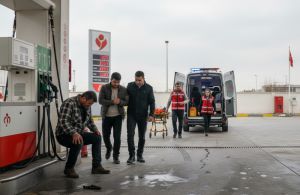 Sakarya'daki Akaryakıt İstasyonunda Amca-Yeğen Kavgası Kanlı Bitti