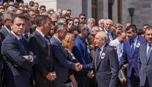 CHP'de Butlan: Kılıçdaroğlu ve Özgür Özel İlk Kez Tokalaştı