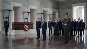 Galatasaray Başkanı Dursun Özbek ve Yönetimden Anıtkabir'e Anlamlı Ziyaret