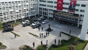 Antalya Büyükşehir Belediyesi'nde Rüşvet Operasyonu: 10 Kişi Hakkında Gözaltı Kararı