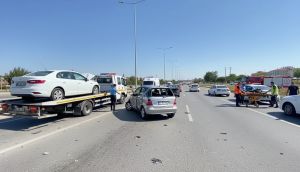 Afyonkarahisar'da 5 Araçlı Zincirleme Kaza: 4 Yaralı