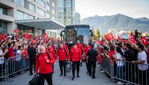 A Milli Futbol Takımı Vancouver'da! Otel Önünde Büyük Karşılama