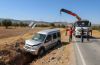 Mersin'de korkunç kaza: Otomobil trafik levhasına çarpıp metrelerce sürüklendi