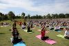 Büyükçekmece'de Dünya Yoga Günü Coşkusu: Yüzlerce Kadın Yoga, Meditasyon ve Dansla Stres Attı