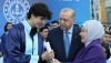 Cumhurbaşkanı Erdoğan Torunu Ömer Tayyip'e Diplomasını Verdi
