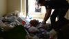 Bursa'da Çöp Evde Mahsur Kalan Adamı Polis Kurtardı