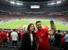Barbara Palvin ve Türk Taraftarın Fotoğrafı Viral Oldu
